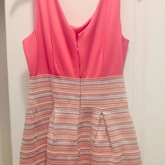 Women’s Dress - Picture 2 of 3